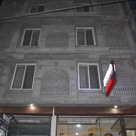 Fortville Hotel Лахор Екстер'єр фото
