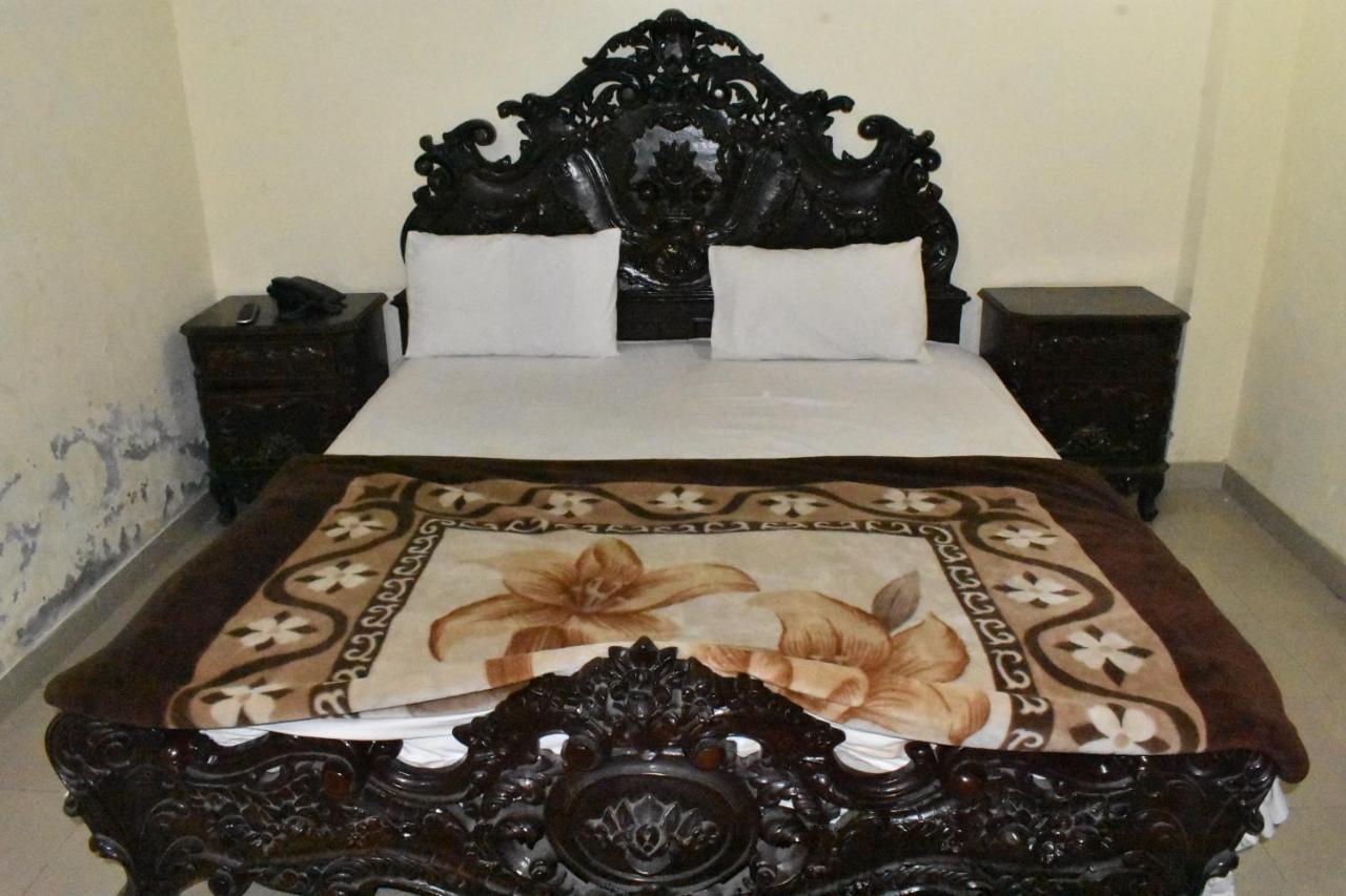 Fortville Hotel Лахор Екстер'єр фото
