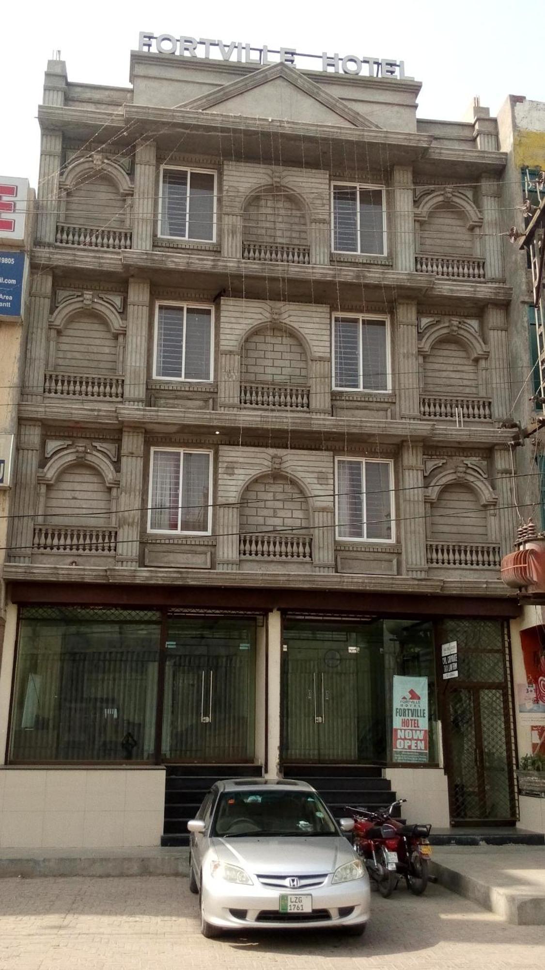 Fortville Hotel Лахор Екстер'єр фото
