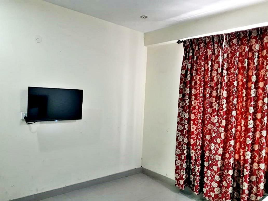 Fortville Hotel Лахор Екстер'єр фото