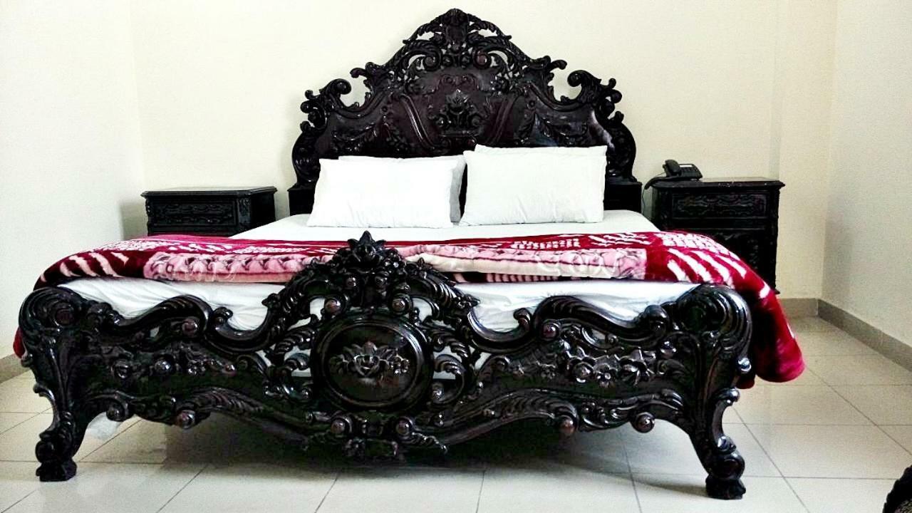 Fortville Hotel Лахор Екстер'єр фото
